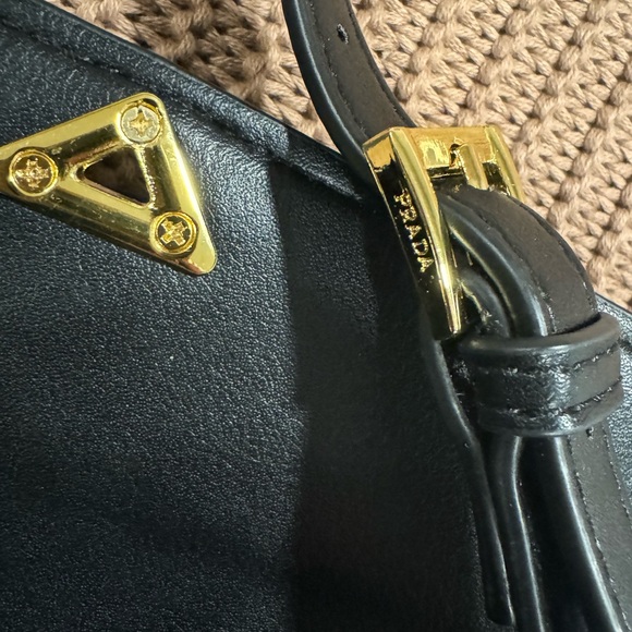 PRADA Leather shoulder bag - Picture 9 of 12